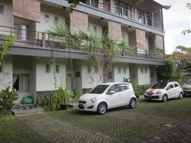Urbanview Hotel Wayan Mansion Denpasar Eksteriør bilde