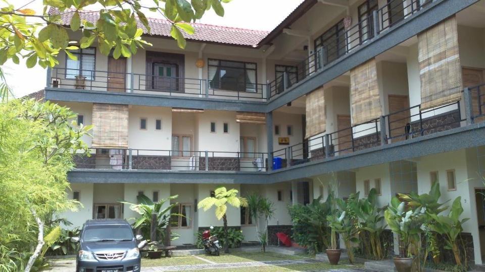 Urbanview Hotel Wayan Mansion Denpasar Eksteriør bilde