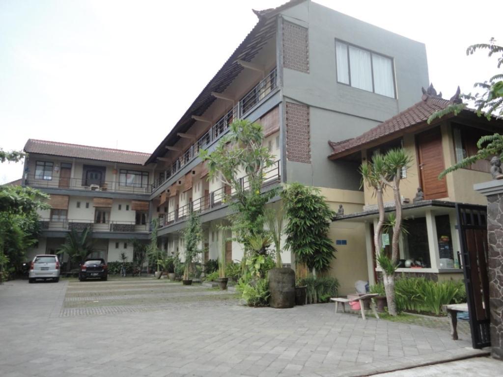 Urbanview Hotel Wayan Mansion Denpasar Eksteriør bilde